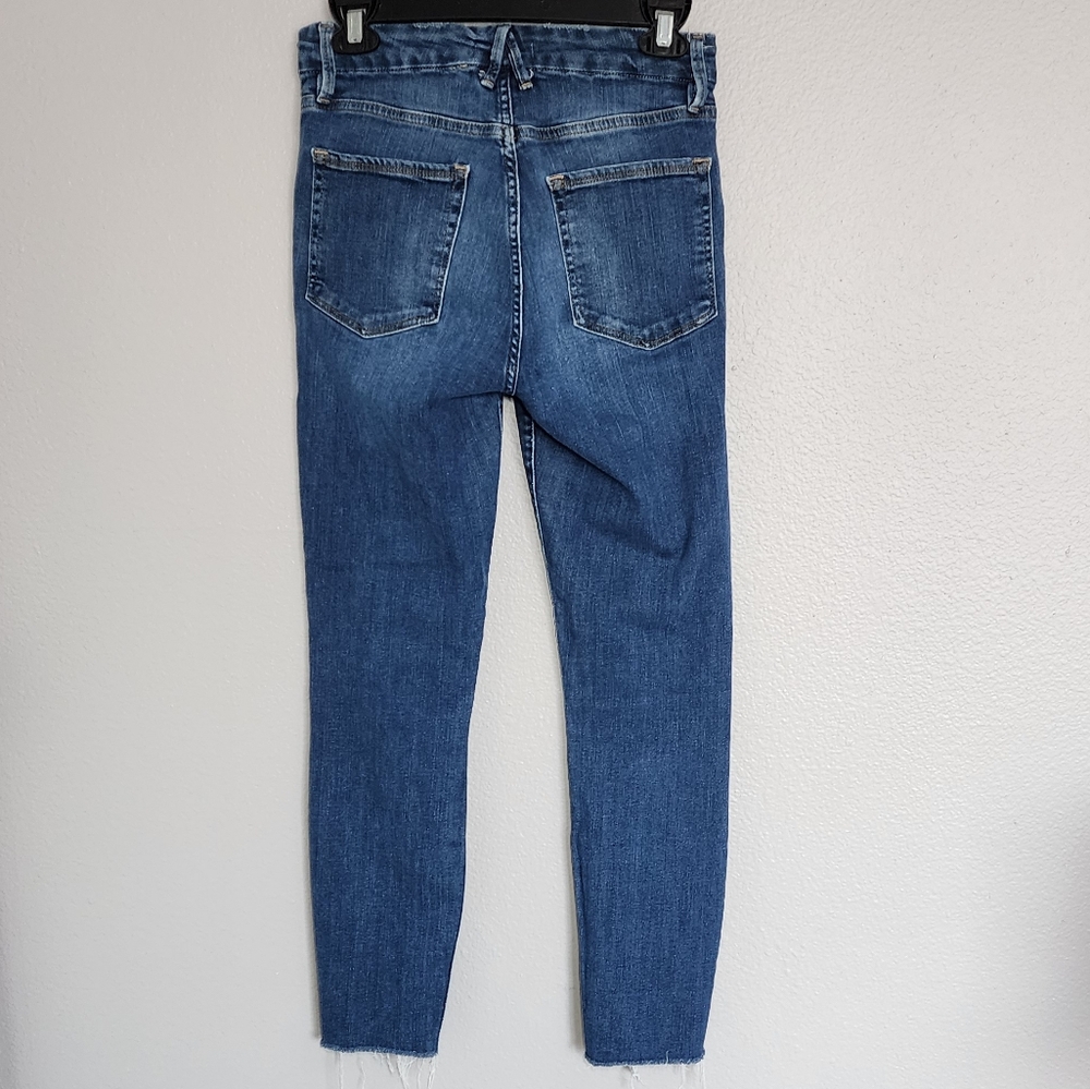 Good American High-Rise Skinny Ankle Jeans/ 4/27 - Picture 2 of 11